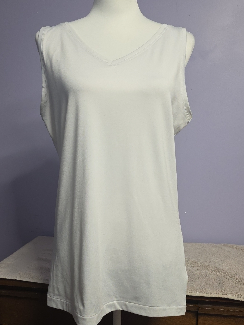 George White V-Neck Sleeveless Tank Top
